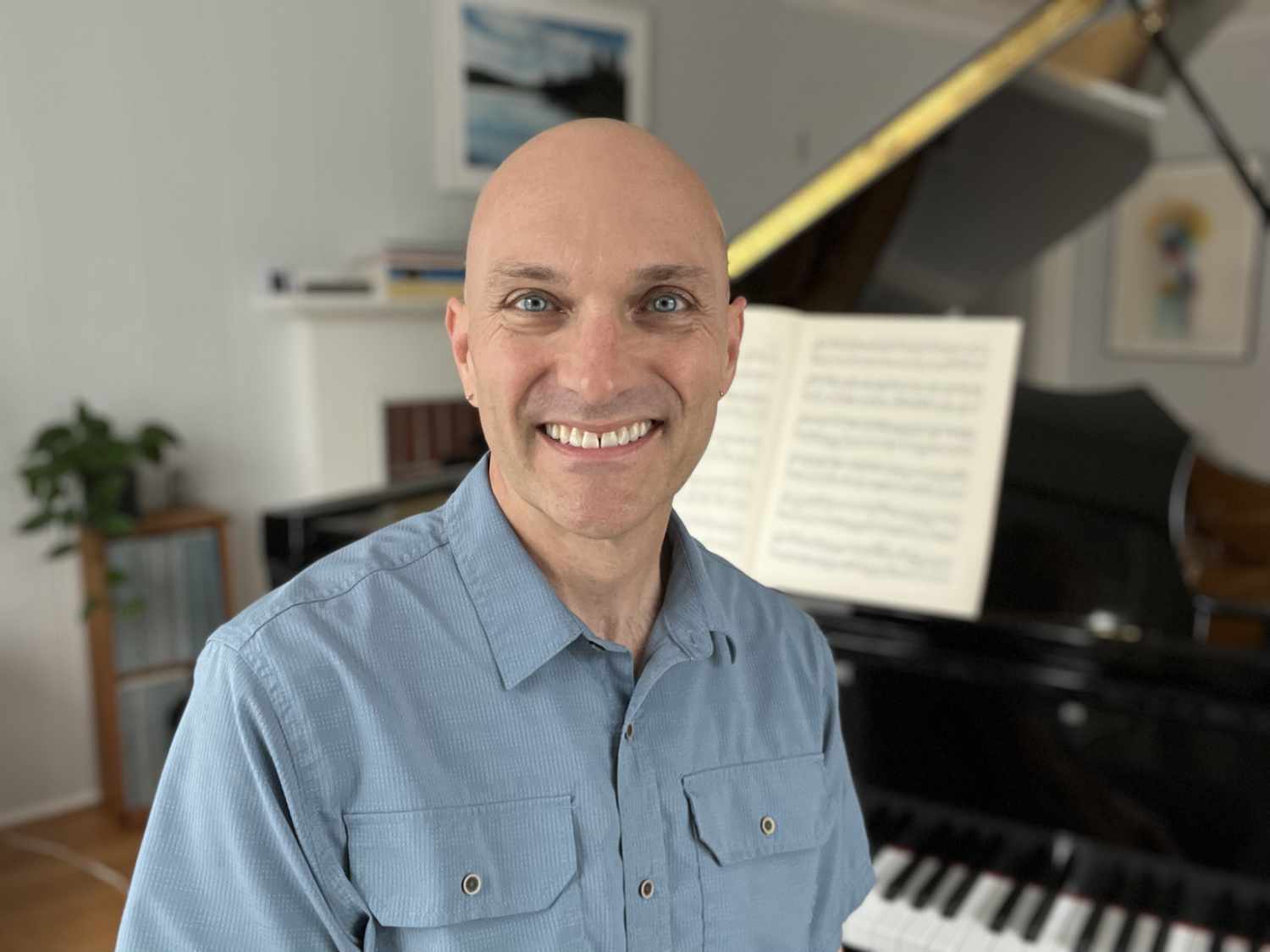 Ken at the piano, October 2023